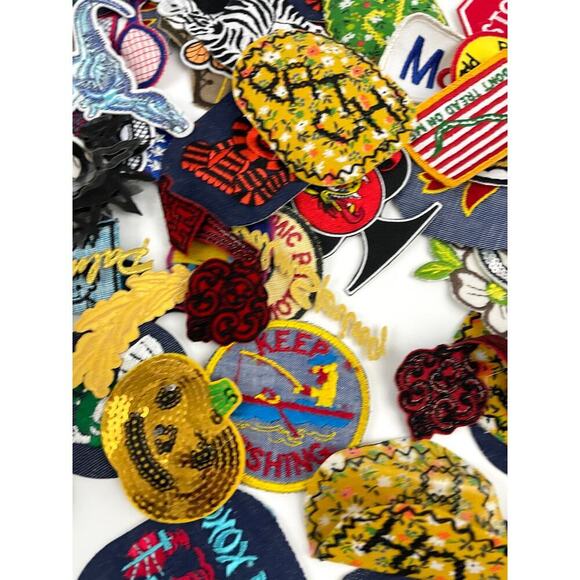 150 PC Assorted Sewing Applique Patches Iron on Sew On NEW Mixed Sequin Crafting - Picture 5 of 16